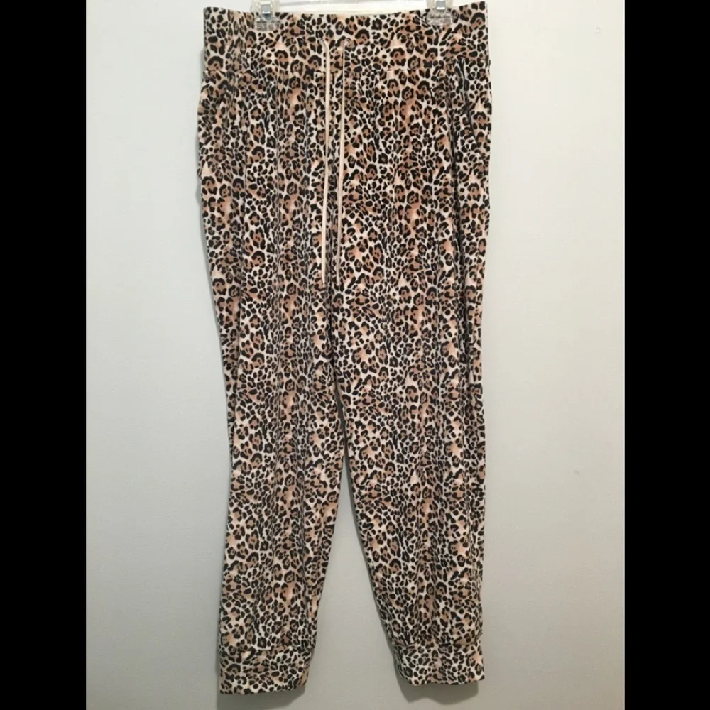 New Victoria's Secret Velour Jogger &. - Picture 9 of 11